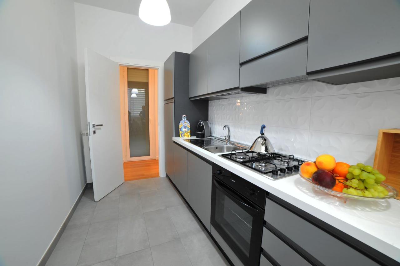 Home 22 Appartamento In Centro Storico - Катания Экстерьер фото