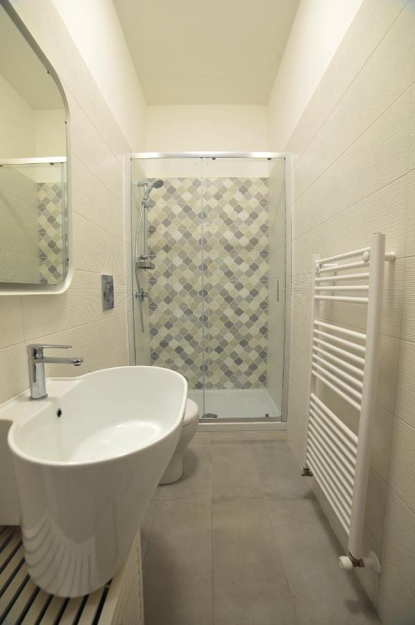 Home 22 Appartamento In Centro Storico - Катания Экстерьер фото