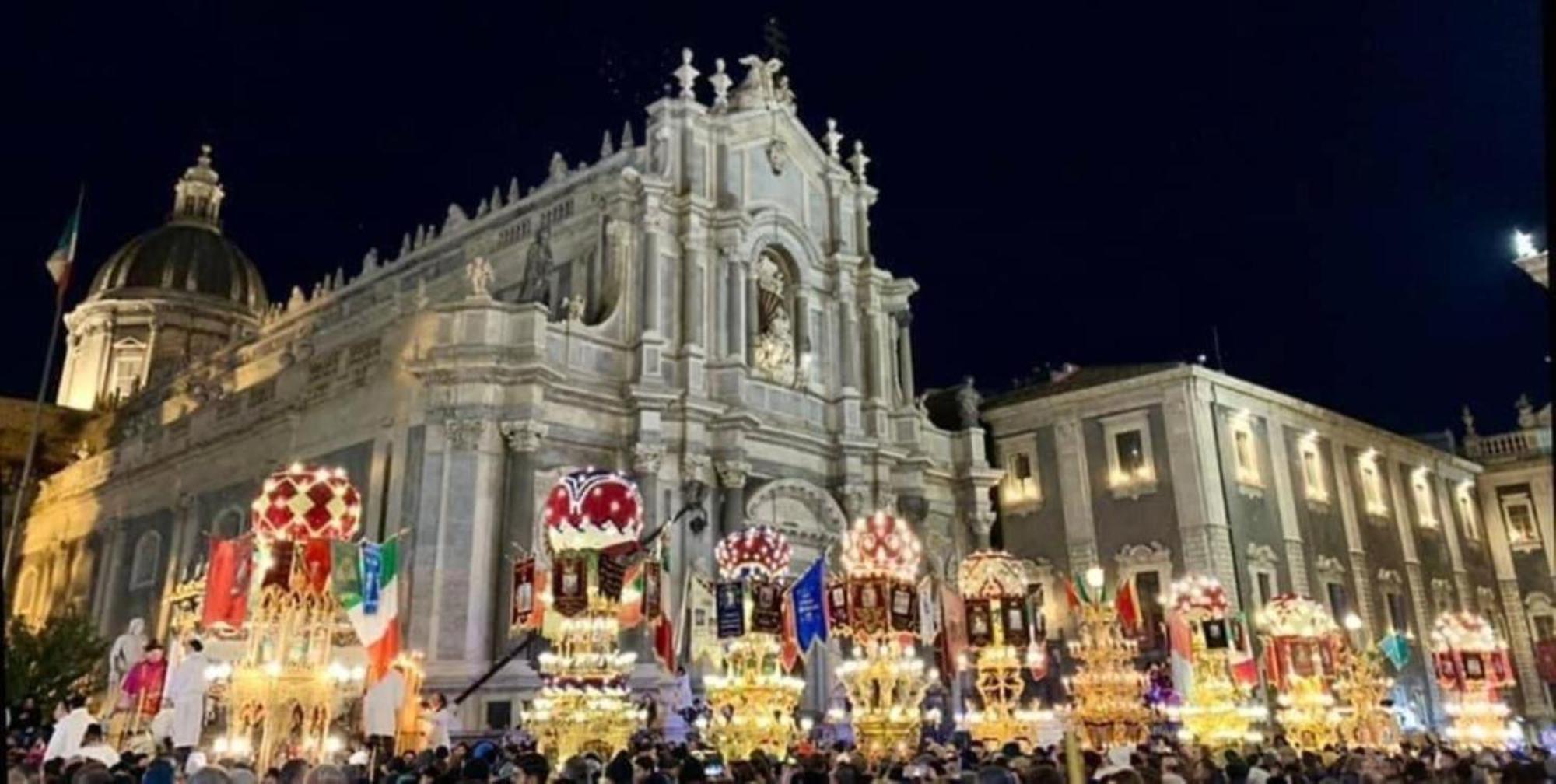 Home 22 Appartamento In Centro Storico - Катания Экстерьер фото